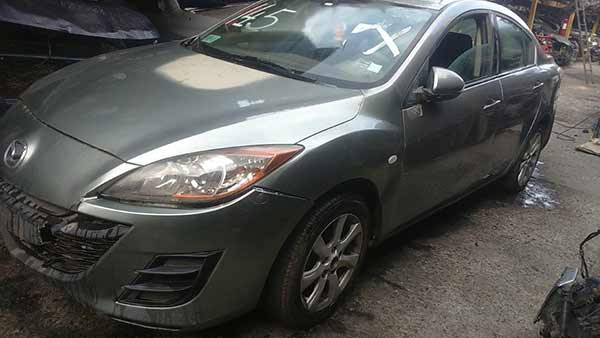 PUERTA Mazda 3 2011  USADA  EN DESARME