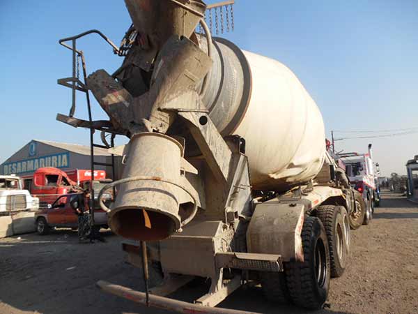 FOCO Iveco Trakker 2012  USADO  EN DESARME