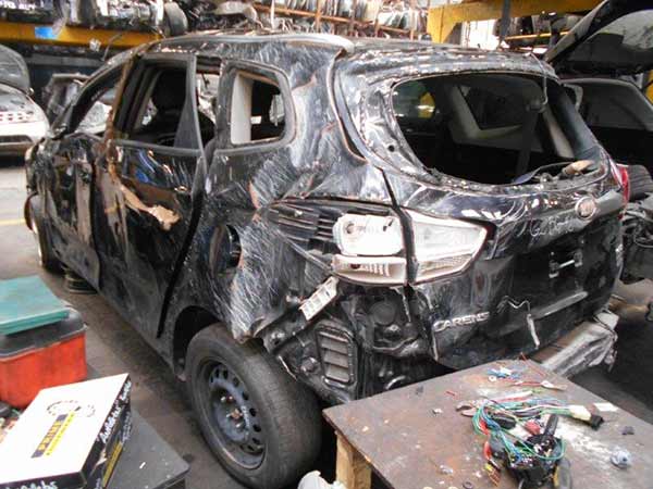 EJE Kia CARENS 2015  USADO  EN DESARME