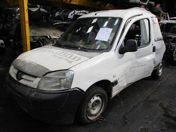 FOCO Peugeot PARTNER 2007  USADO  EN DESARME