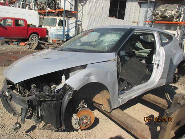 Hyundai VELOSTER 2013    EN DESARME