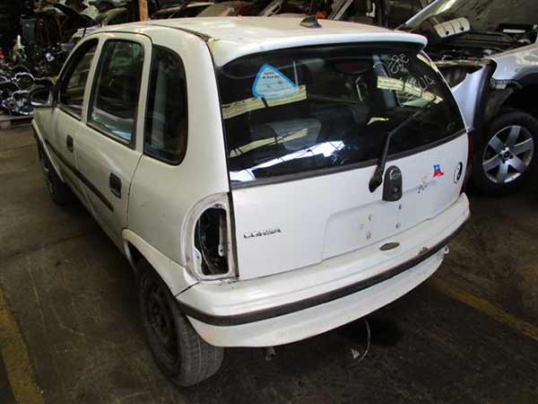  Chevrolet CORSA 2000    EN DESARME