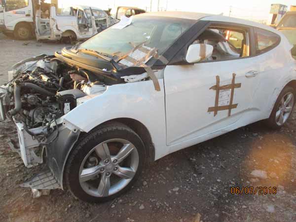  Hyundai VELOSTER 2013    EN DESARME