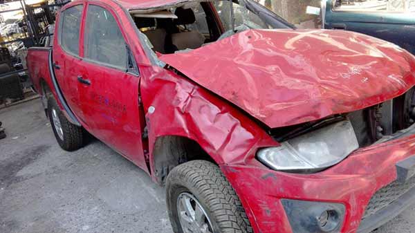 MAZA Mitsubishi L200 2014  USADO  EN DESARME