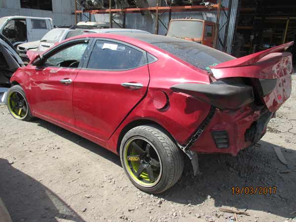  Hyundai ELANTRA 2015    EN DESARME