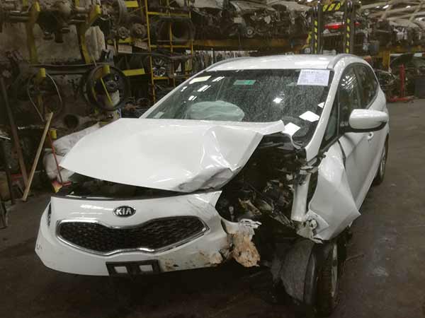 EJE Kia CARENS 2016  USADO  EN DESARME
