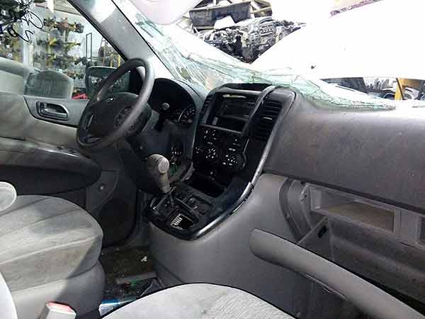  Kia GRAND CARNIVAL 2013    EN DESARME