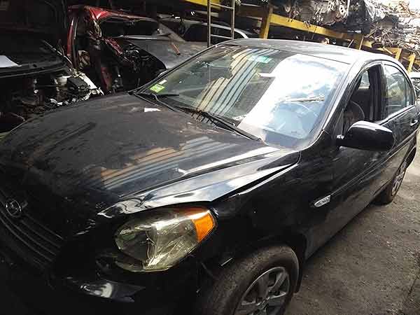  Hyundai ACCENT 2011    EN DESARME