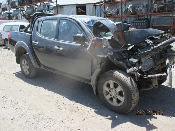  Mitsubishi L200 2014    EN DESARME