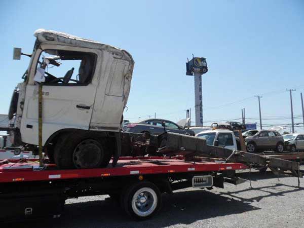 CARROCERíA FRIGORíFICA Hino FG 2013  USADA  EN DESARME