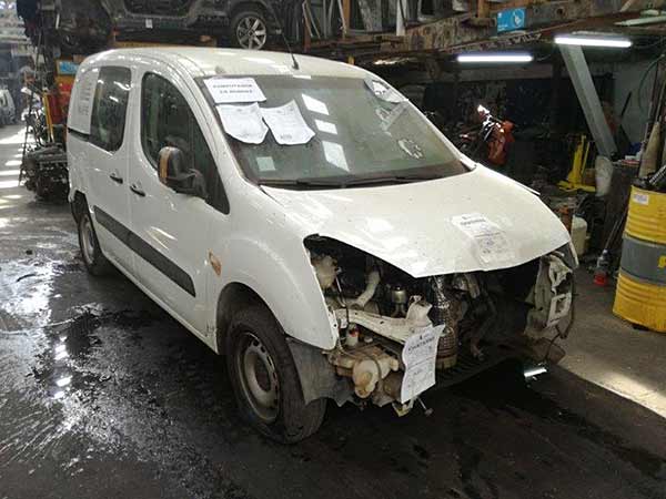 CAJA DE CAMBIOS Peugeot PARTNER 2016  USADA  EN DESARME