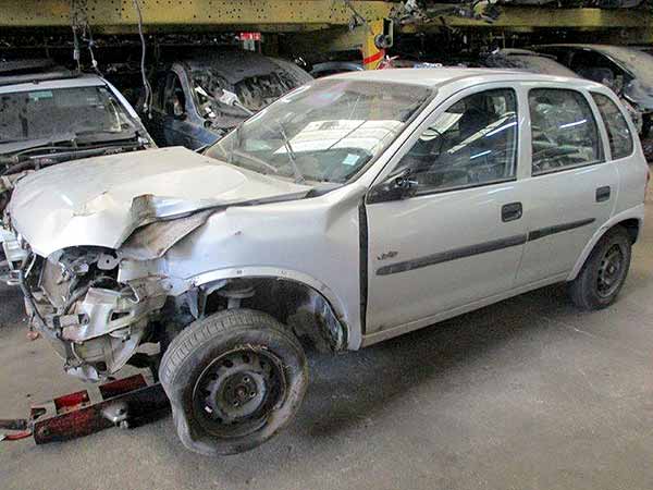  Chevrolet CORSA 2002    EN DESARME