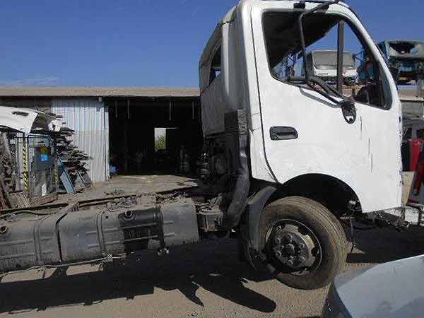 ESTANQUE ADBLUE Hino XZU 2015  USADO  EN DESARME