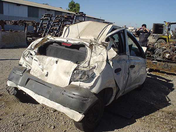  Toyota YARIS 2006    EN DESARME