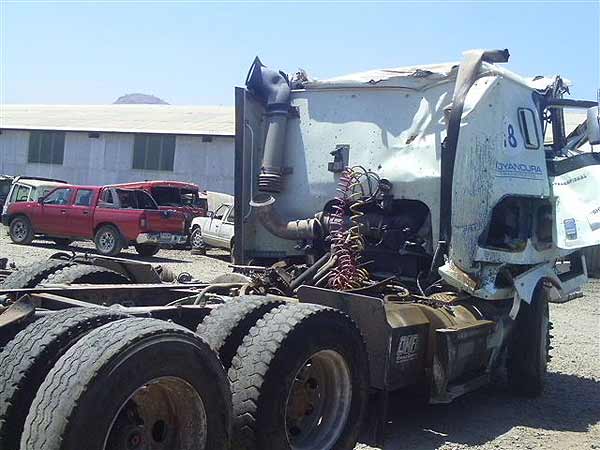 CIGUEñAL International 9800 2009  USADO  EN DESARME