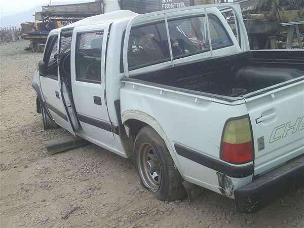  Chevrolet LUV 2002    EN DESARME