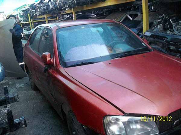  Hyundai ACCENT 2001    EN DESARME