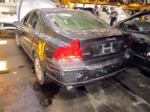 MAZA Volvo S60 2007  USADO  EN DESARME