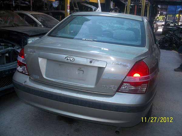  Hyundai ELANTRA 2004    EN DESARME