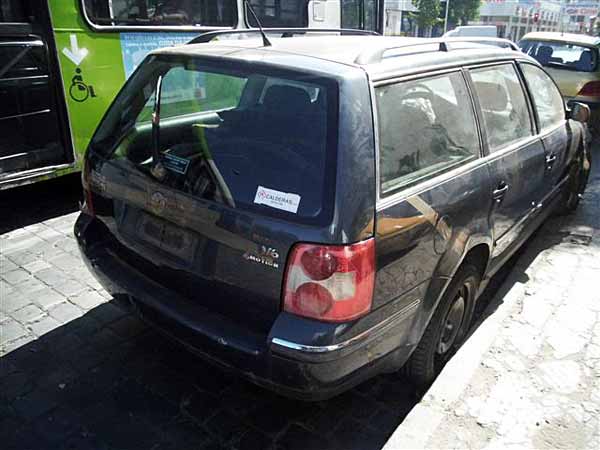  Volkswagen PASSAT 2004    EN DESARME