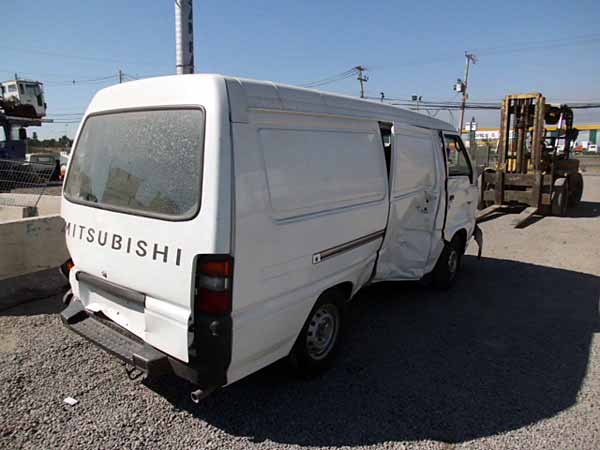 MAZA Mitsubishi L300 2010  USADO  EN DESARME