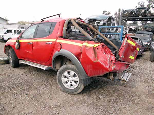  Mitsubishi KATANA 2010    EN DESARME