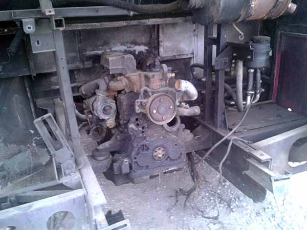  Mercedes-Benz OHL 2005    EN DESARME