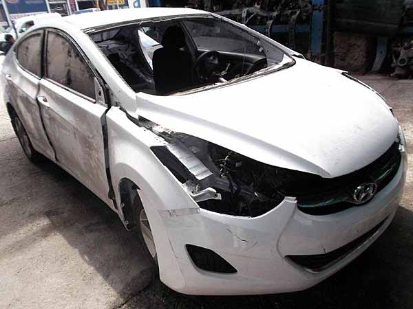  Hyundai ELANTRA 2012    EN DESARME
