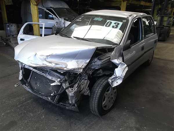  Chevrolet CORSA 2003    EN DESARME