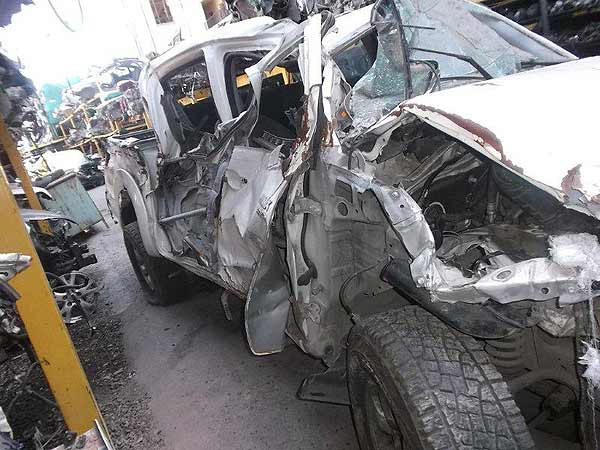  Toyota HILUX 2006    EN DESARME