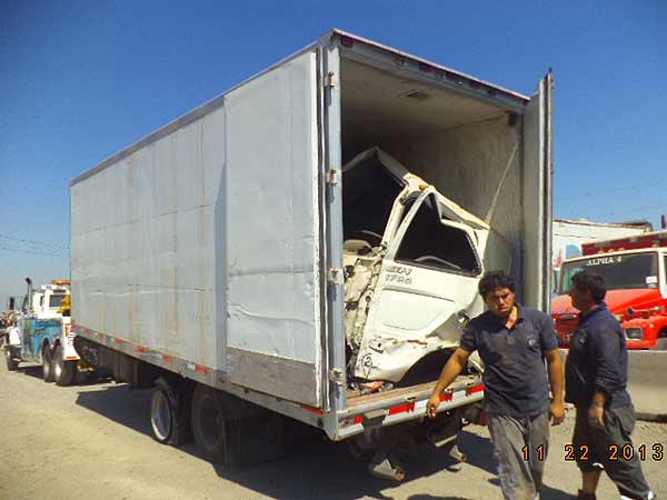 CARROCERíA FRIGORíFICA Hino 500 2008  USADA  EN DESARME