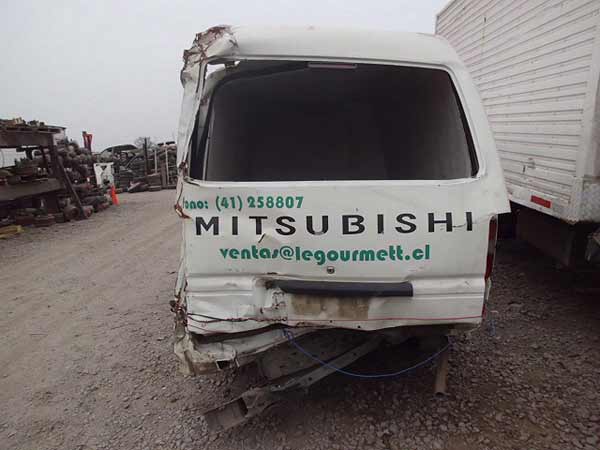 COMPRESOR DE AIRE Mitsubishi L300 2011  USADO  EN DESARME