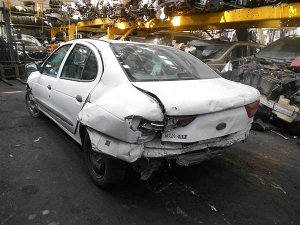  Renault MEGANE 2001    EN DESARME