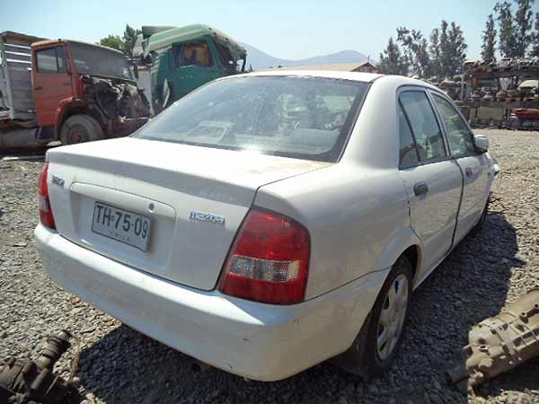 PUERTA Mazda 323 1999  USADA  EN DESARME