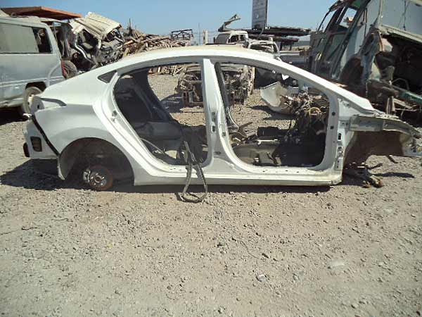  Hyundai ELANTRA 2012    EN DESARME