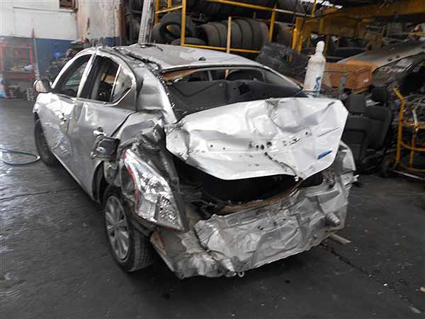  Nissan VERSA 2012    EN DESARME