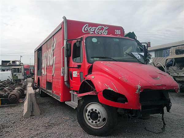  Freightliner M2-106 2010    EN DESARME