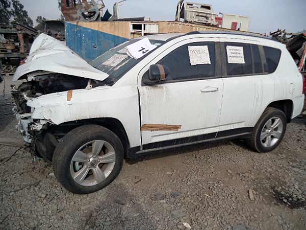  Jeep COMPASS 2012    EN DESARME