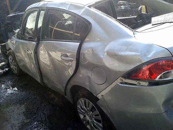 PUERTA Mazda 2 2011  USADA  EN DESARME