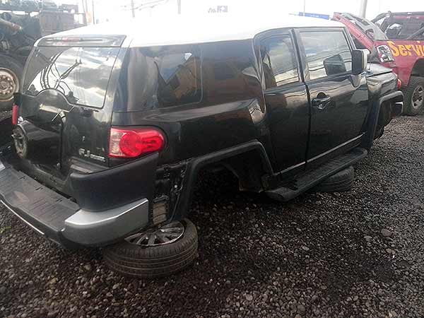  Toyota FJ CRUISER 2012    EN DESARME