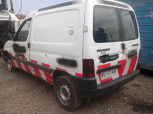 MAZA Peugeot PARTNER 2003  USADO  EN DESARME