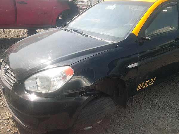  Hyundai ACCENT 2011    EN DESARME