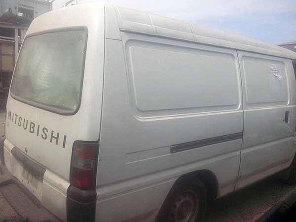 LLANTA Mitsubishi L300 2010  USADA  EN DESARME