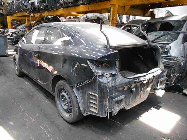  Kia Koup 2011    EN DESARME