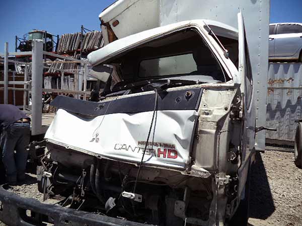  Mitsubishi CANTER 1999    EN DESARME
