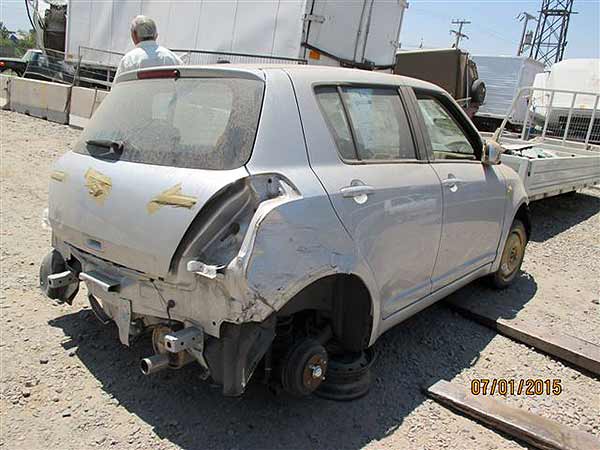  Suzuki SWIFT 2010    EN DESARME