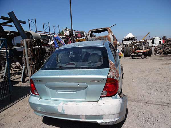  Hyundai ACCENT 2004    EN DESARME