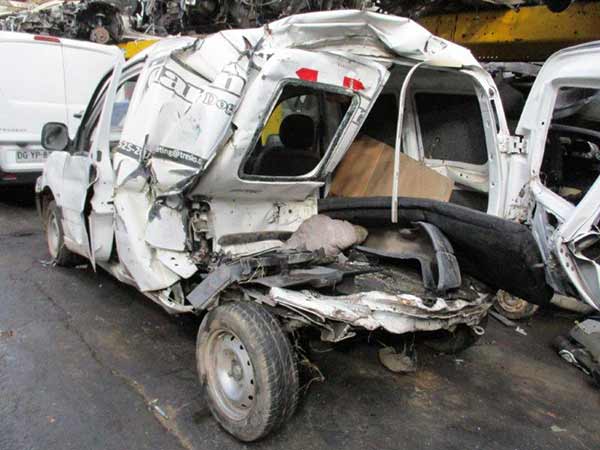 FOCO Peugeot PARTNER 2007  USADO  EN DESARME