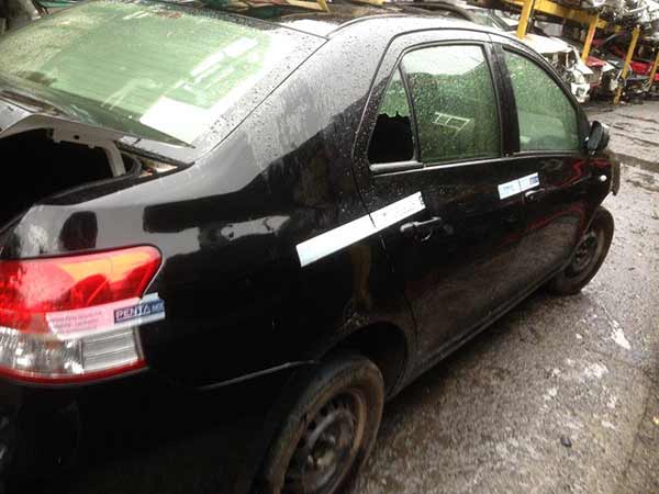  Toyota YARIS 2013    EN DESARME