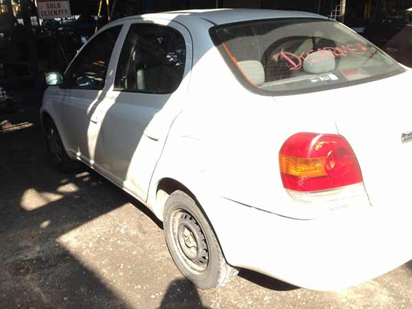  Toyota YARIS 2003    EN DESARME